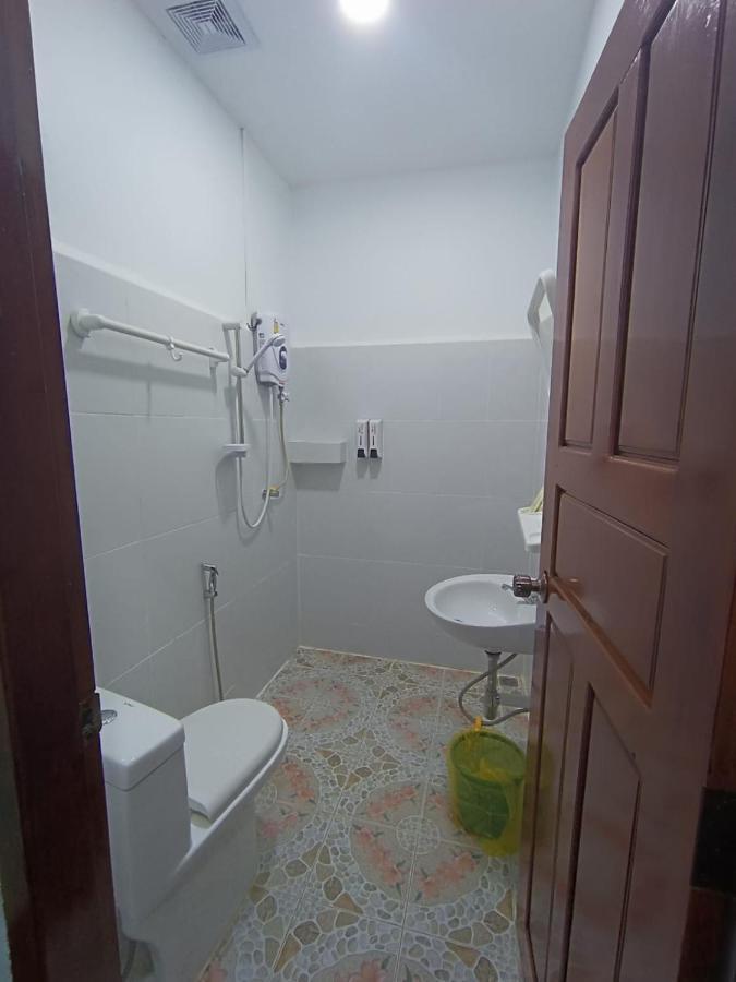 ເຮືອນພັກບີວີ Hotel Ban Thongchai-Tai Exterior photo